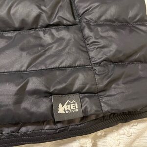 REI Black Lightweight Insulated  Jacket